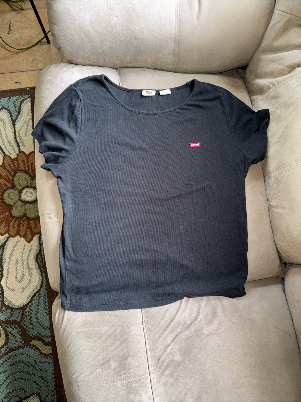 Vintage Y2K Levi's Black Crewneck Short Sleeve Baby Tee with Red Logo